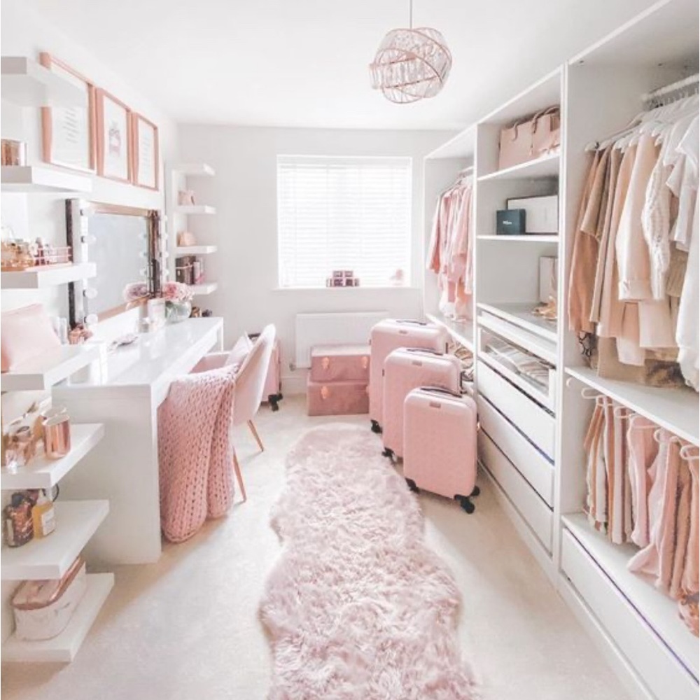 Meet your Posher, Chrissy